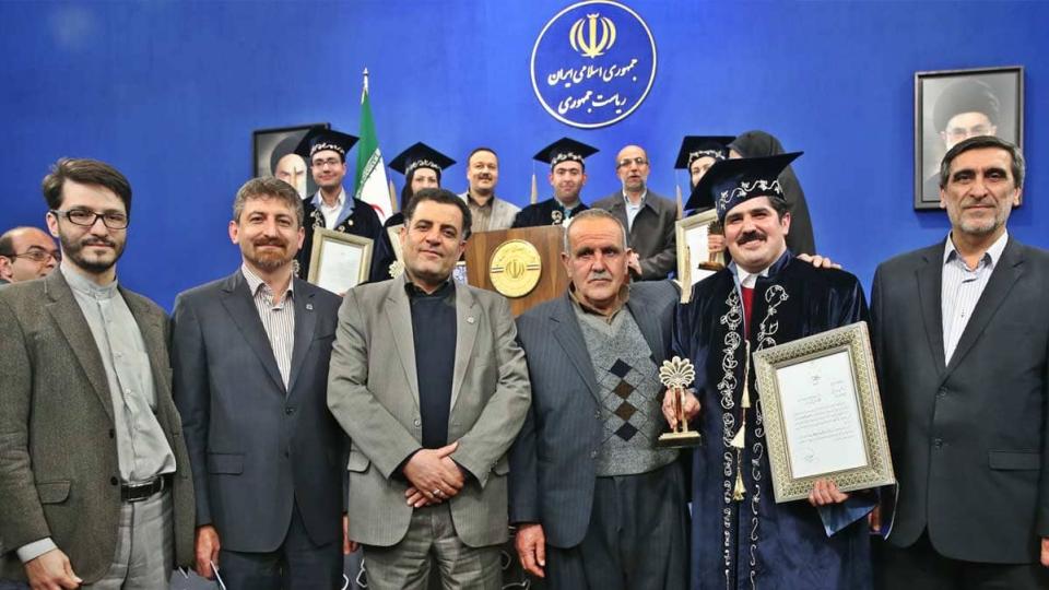 دانشجوی برتر دانشگاه علوم پزشکی شهید بهشتی